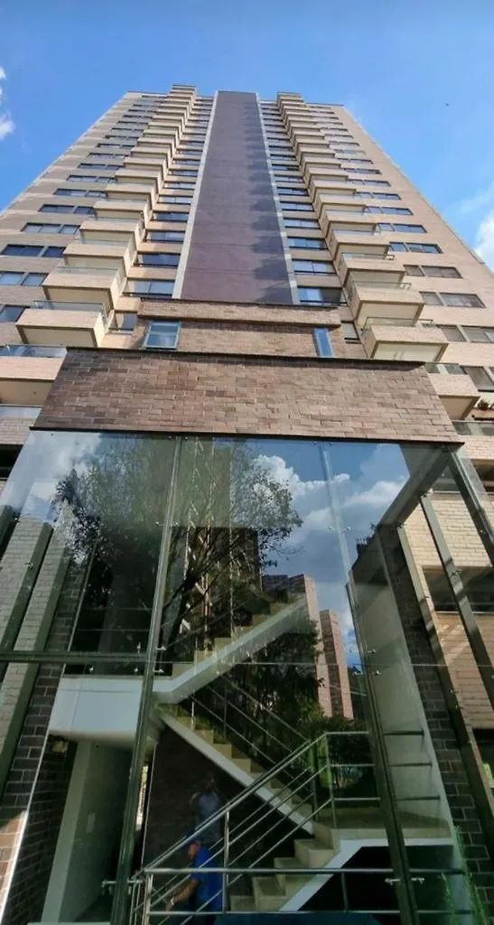 Lujoso Apartamento En El Poblado Con Vista A La Ciudad. Medellin 0*,